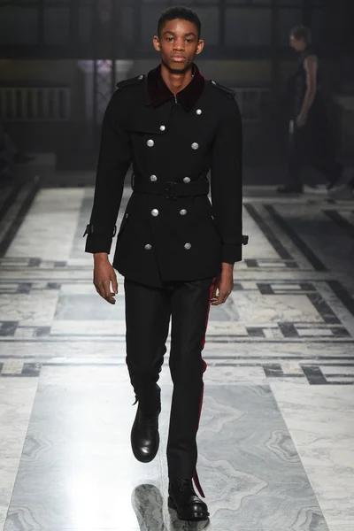 Look 19